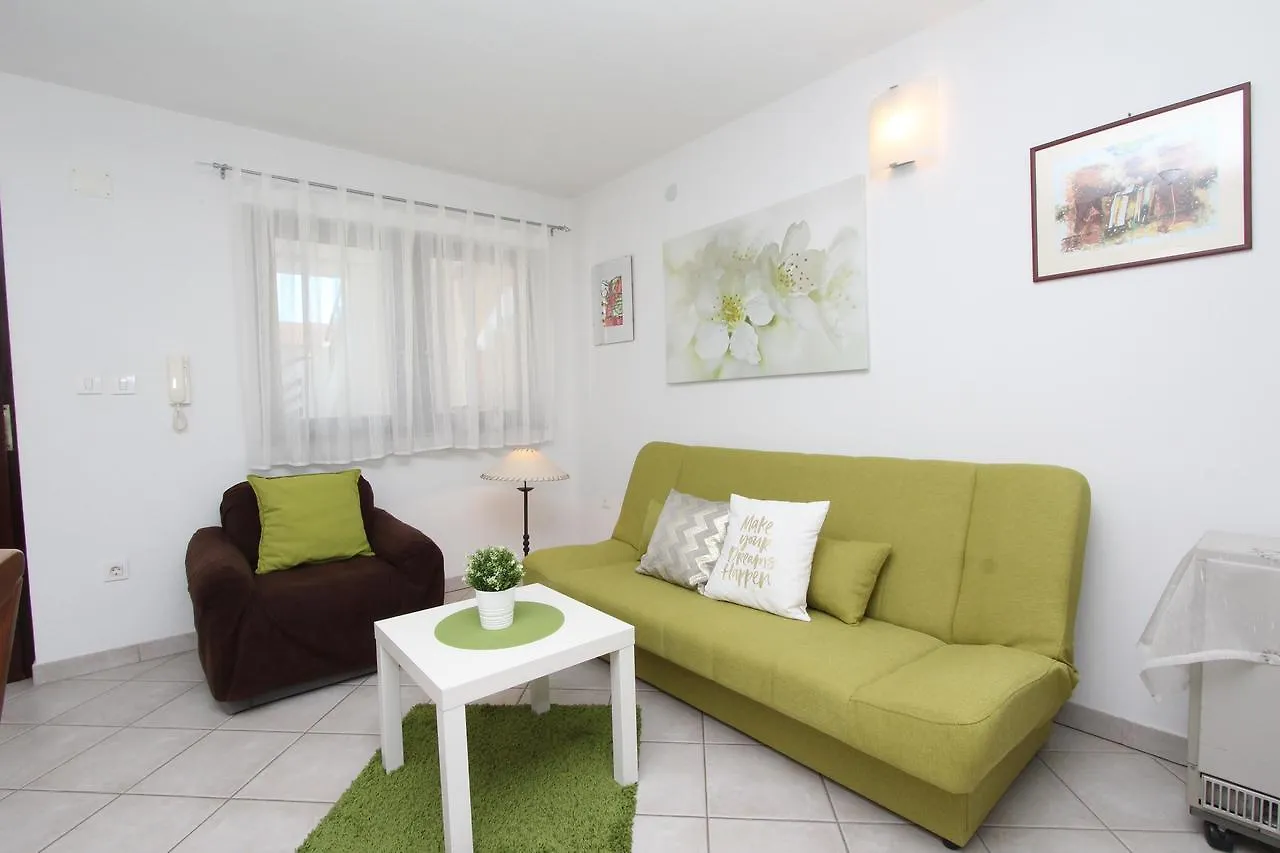 Apartment Irena Pula