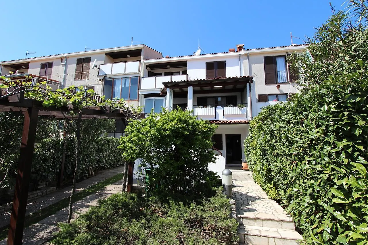 Apartment Irena Pula 0*,  Croatia