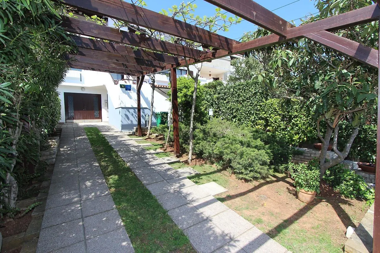 Apartment Irena Pula