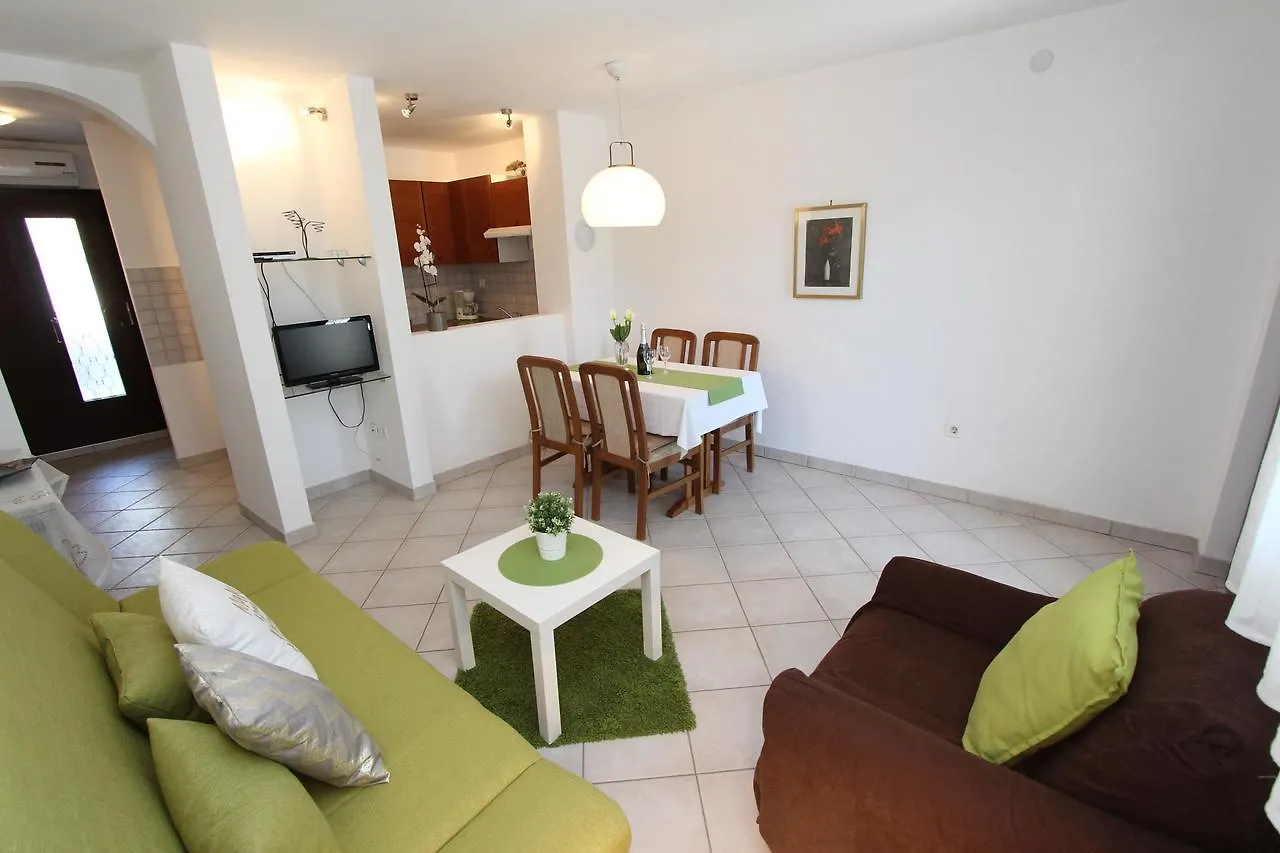 Apartment Irena Pula