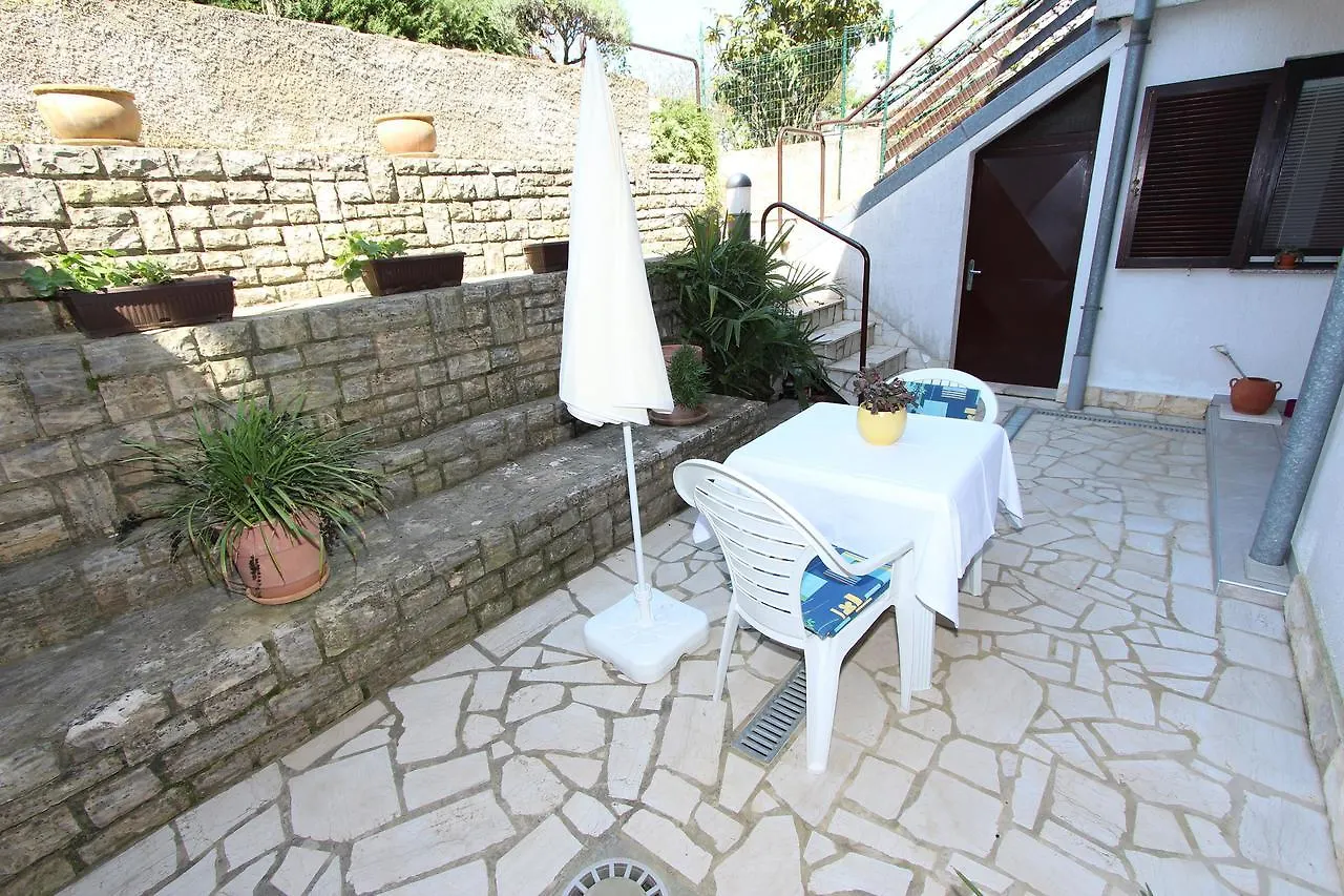 Apartment Irena Pula