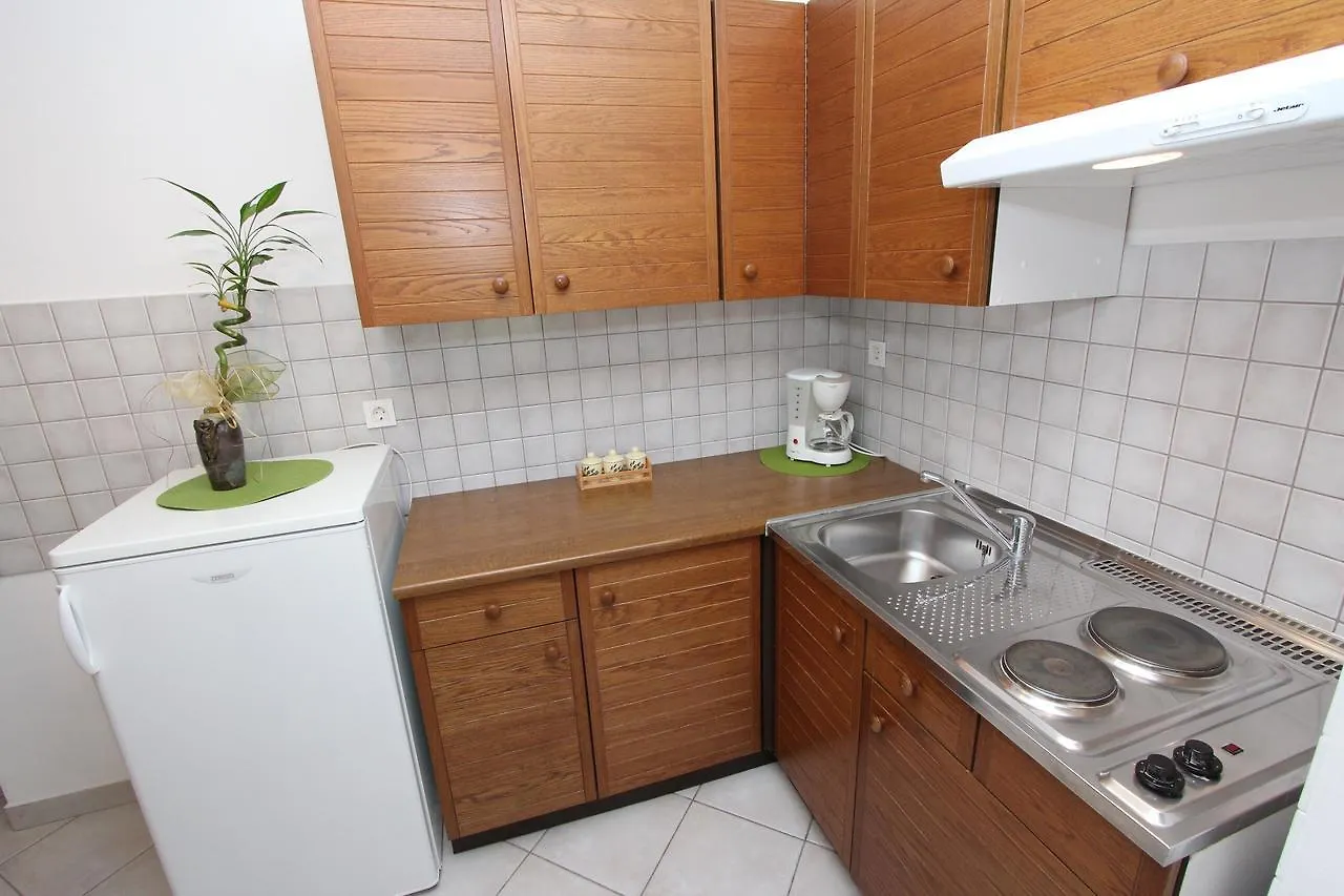 Apartment Irena Pula 0*,