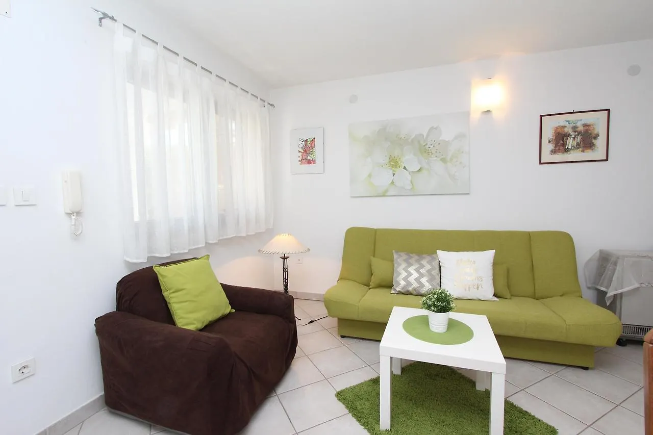 Apartment Irena Pula